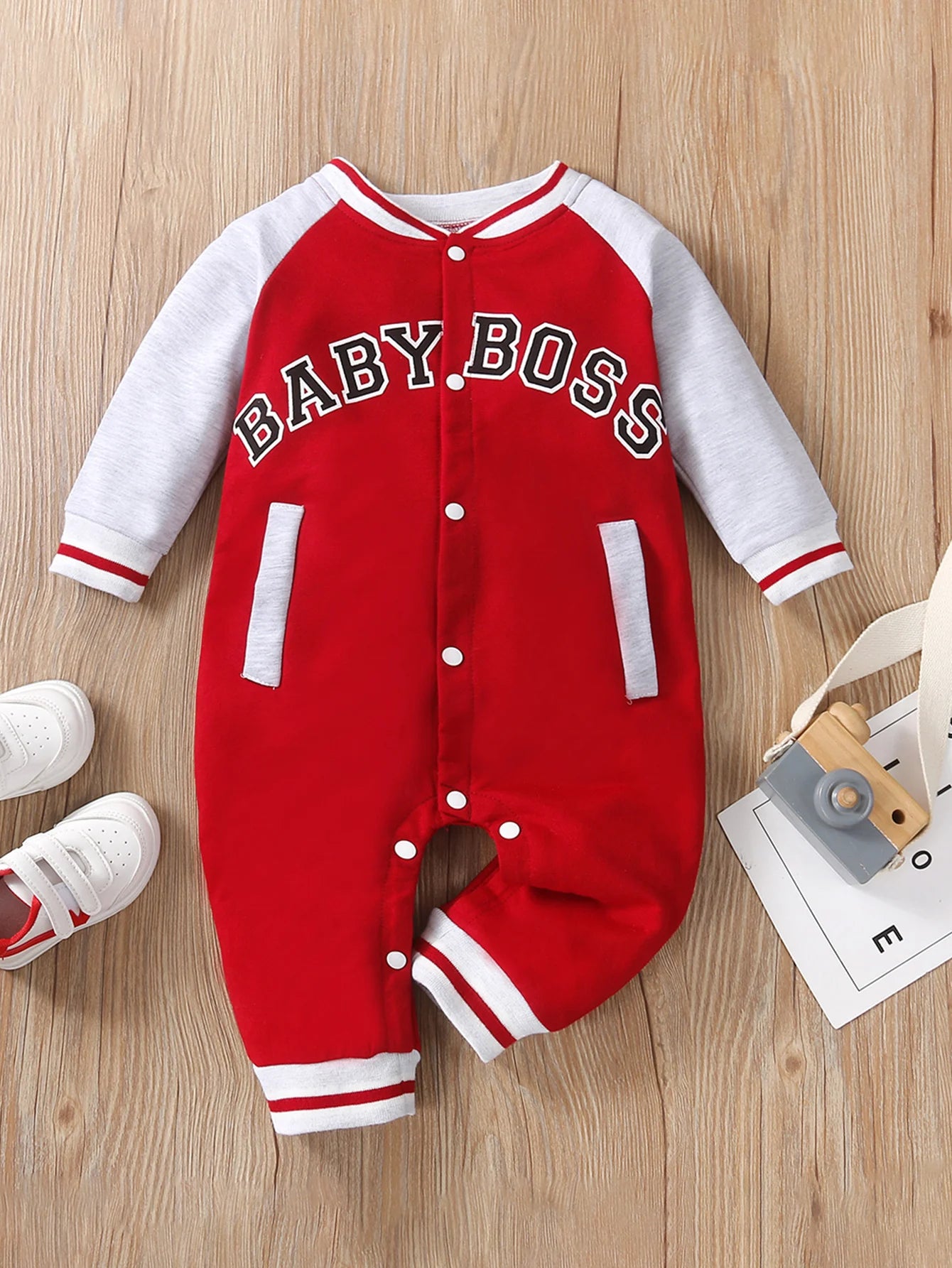 Fashionable letter printed long sleeved round neck cute and personalized baby boy jumpsuit