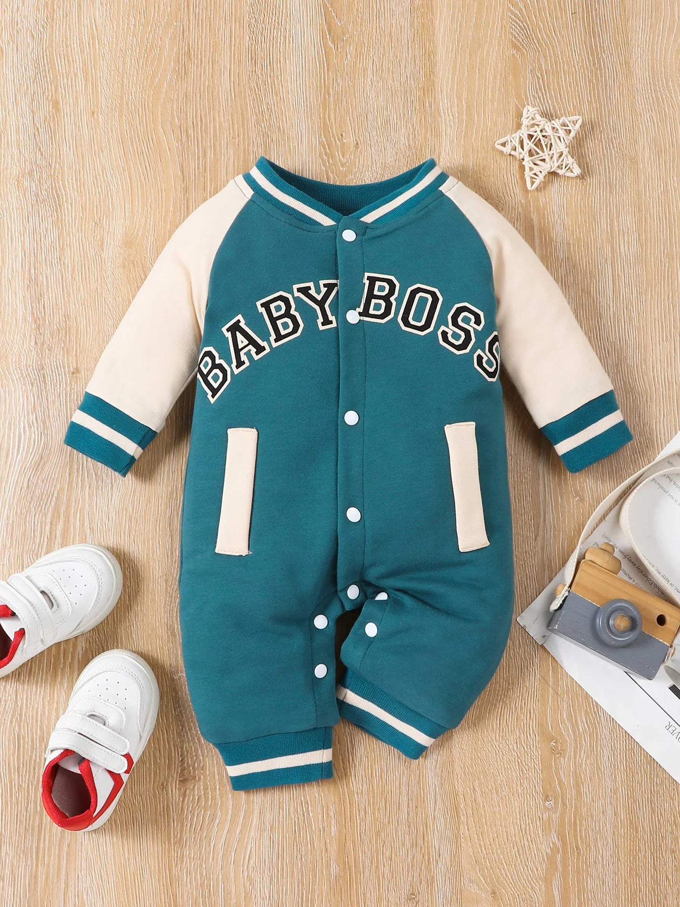 Fashionable letter printed long sleeved round neck cute and personalized baby boy jumpsuit